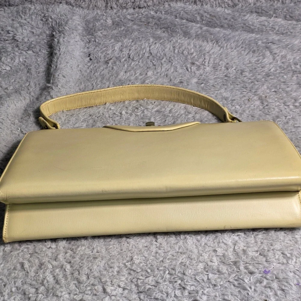 Triangle New York‎ Vintage MCM Handbag Leather Lined Cream Gold Kiss Lock
